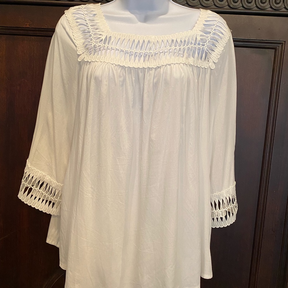 NWT white blouse with embroidery detail
